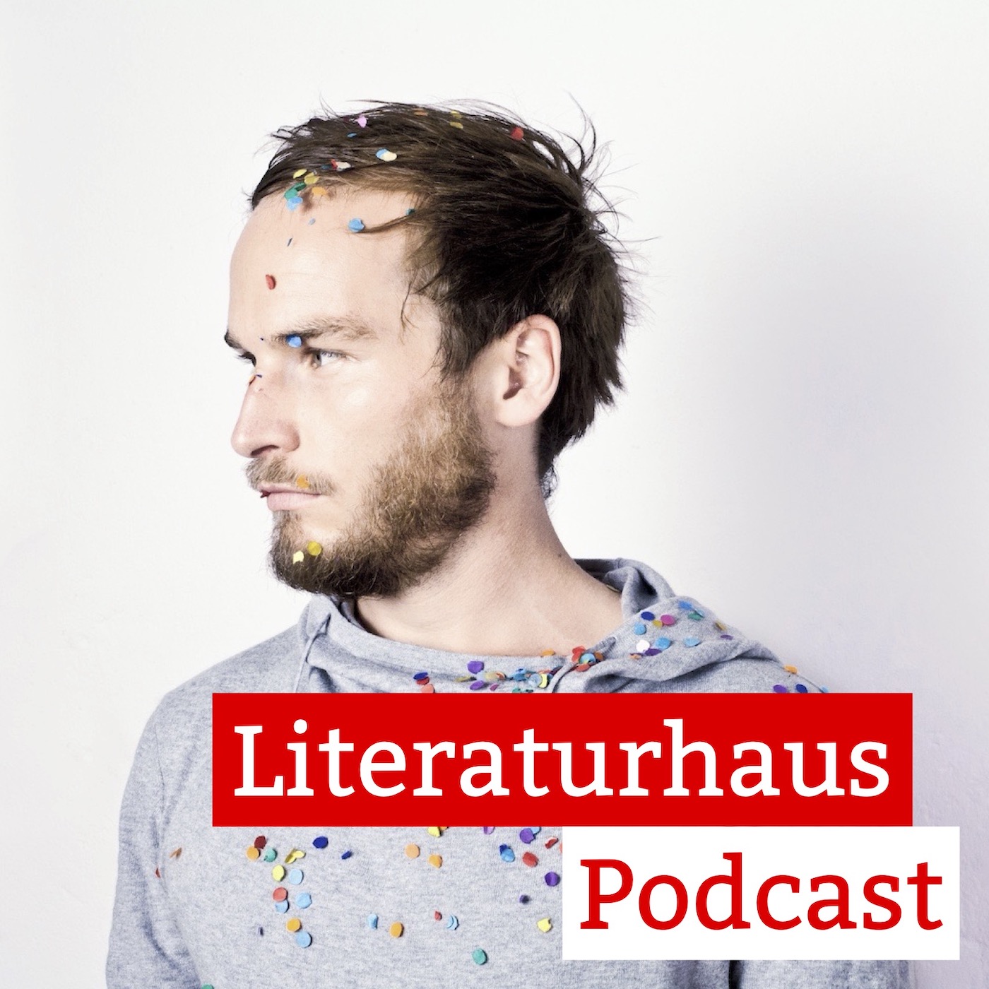 Foto des Autors Finn-Ole Heinrich mit dem Schriftzug des Literaturhaus-Podcasts